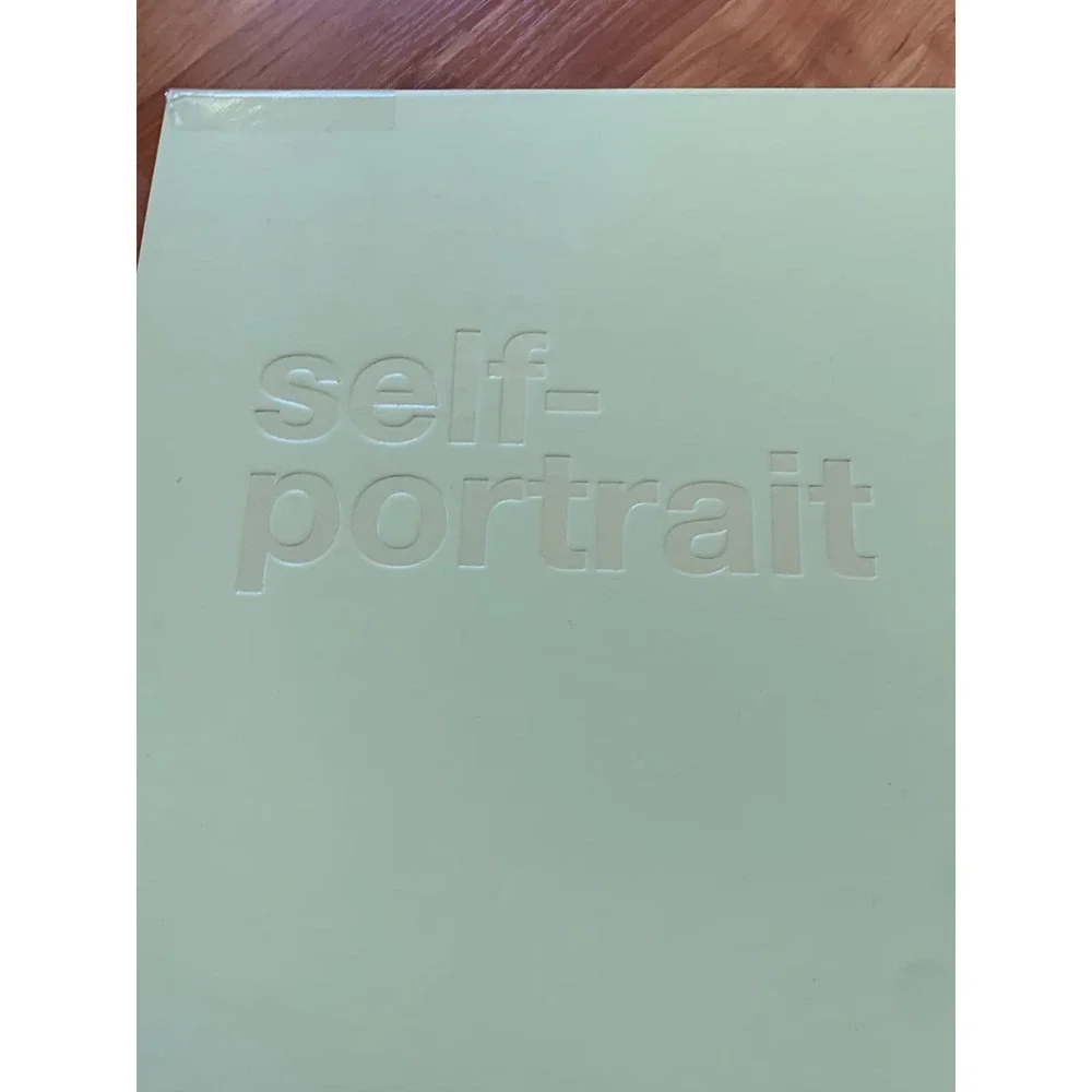 Self‎ Portrait empty box